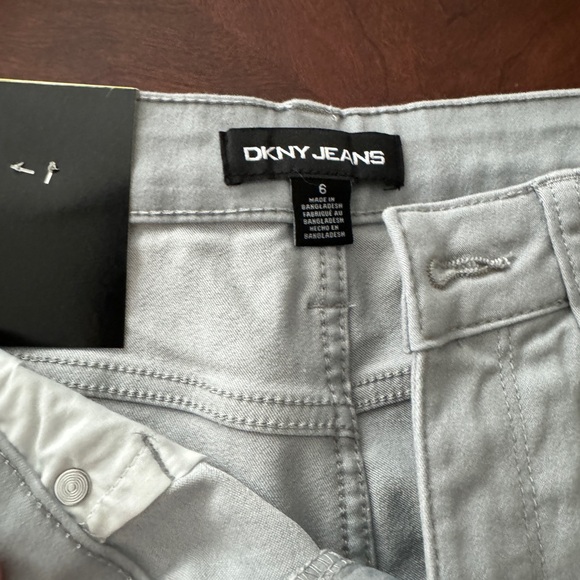 DKNY Bermuda Shorts - Picture 4 of 4